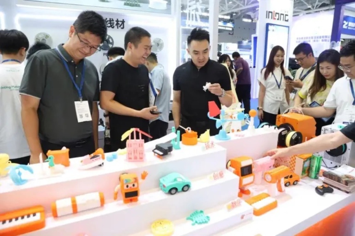 Consumer-grade 3D printed product display from toys to tool parts
