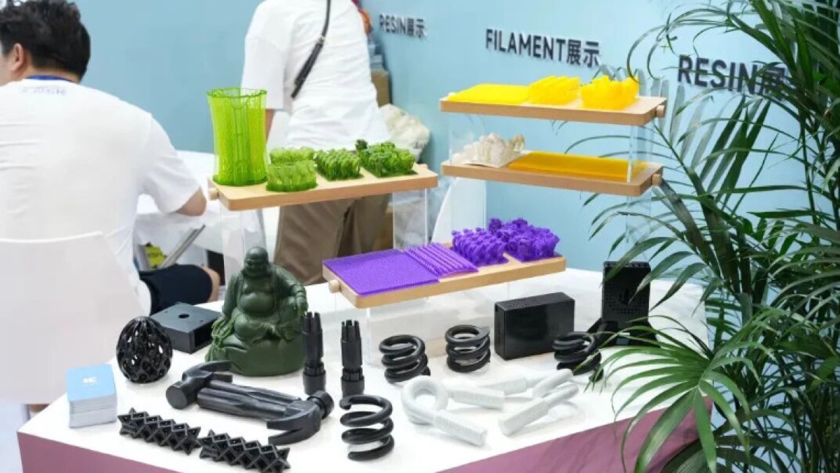 Filament and resin display at the material exhibition area