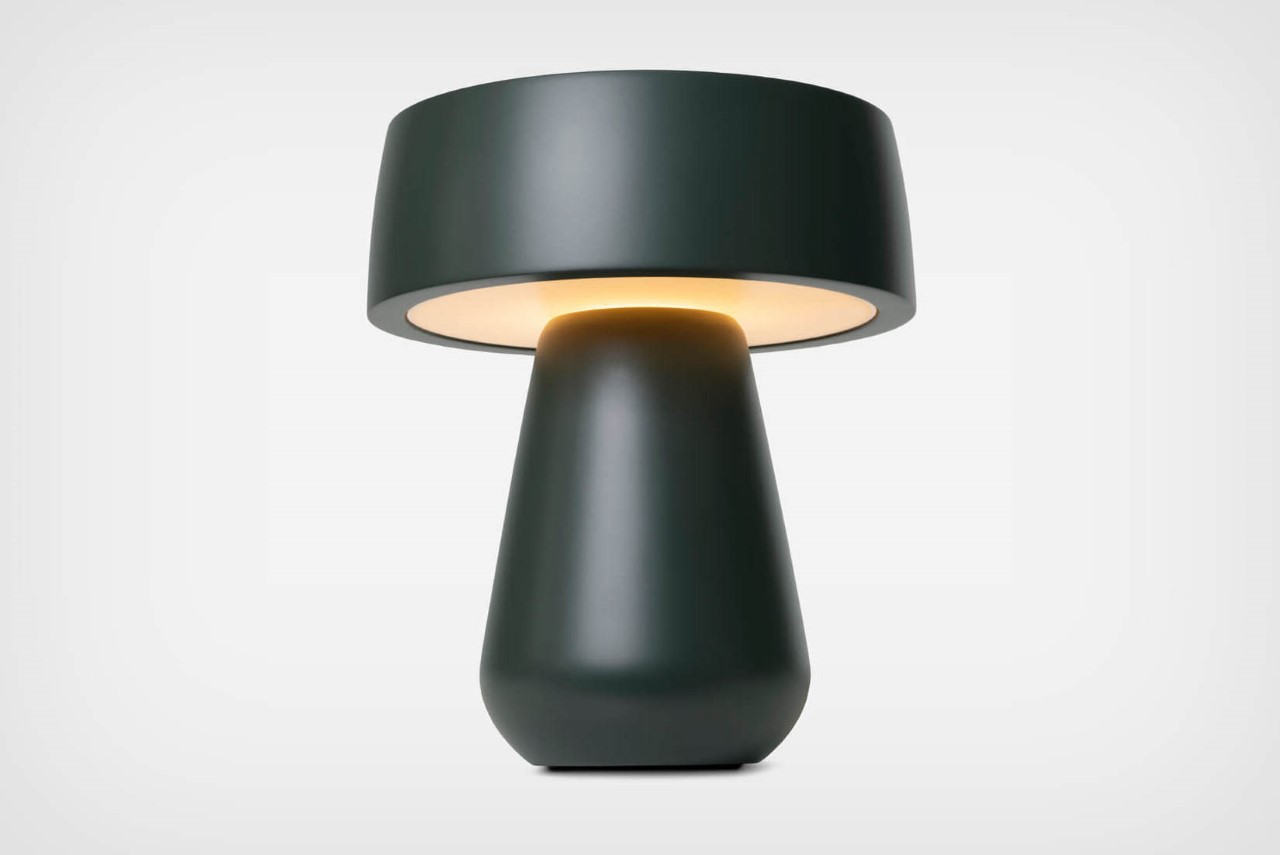Gantri Hula 3D printed table lamp in dark green